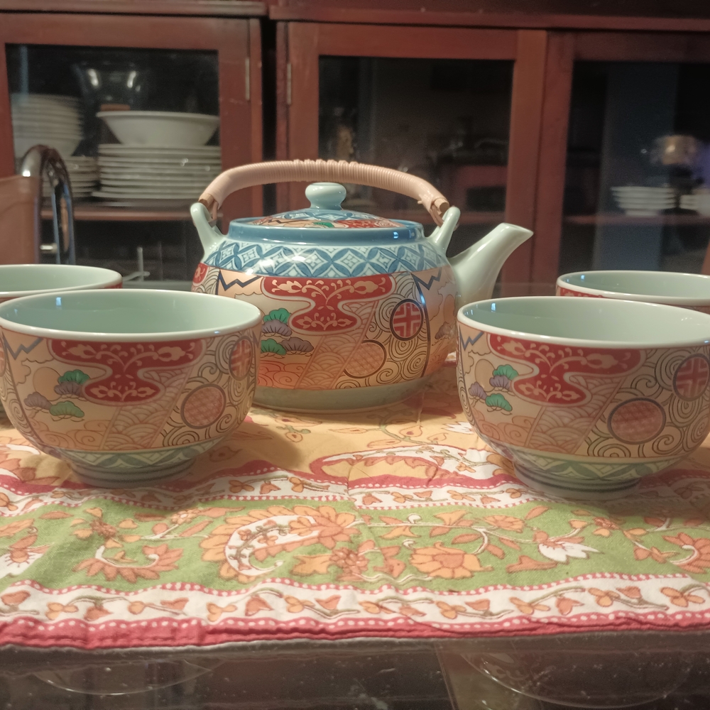 Colorful Authentic Chinese Tea Set with Teapot and Cups